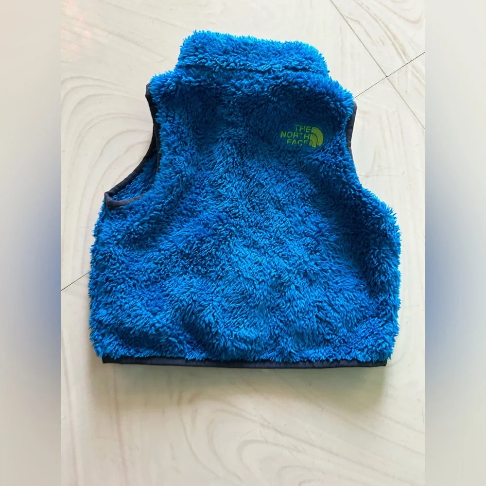 The Northface fleece vest. Size 12-18 months . Used twice - Picture 5 of 8